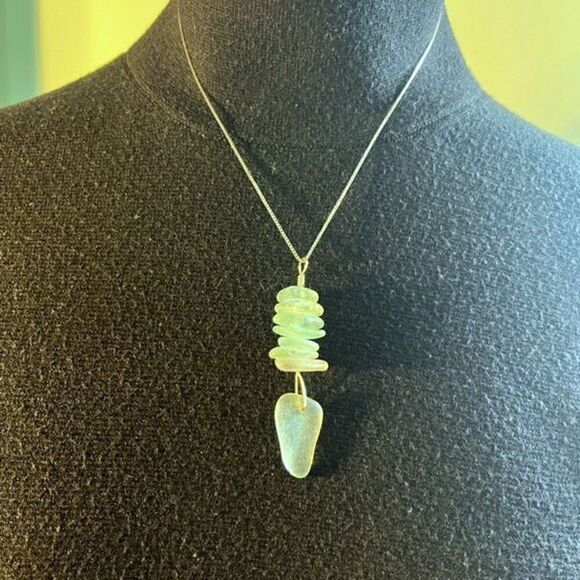 Handcrafted sea glass pendant - 🙂3/$15 - Picture 1 of 5
